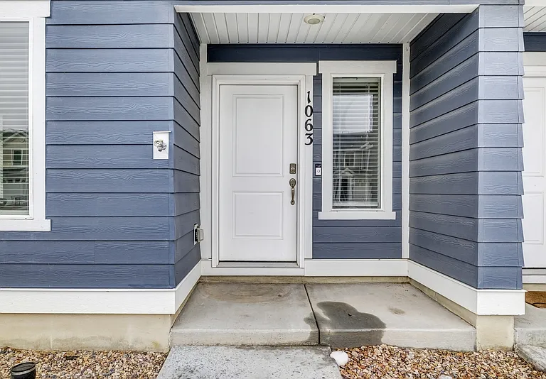 1063 E Waterway Ln #1 — Photo 2
