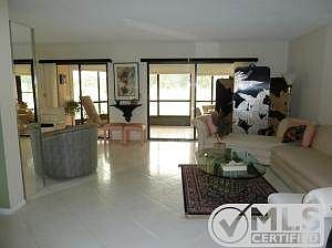 Living room/ dining room