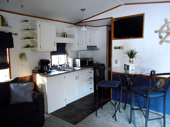 4th image of 86 Holly Dr #86
