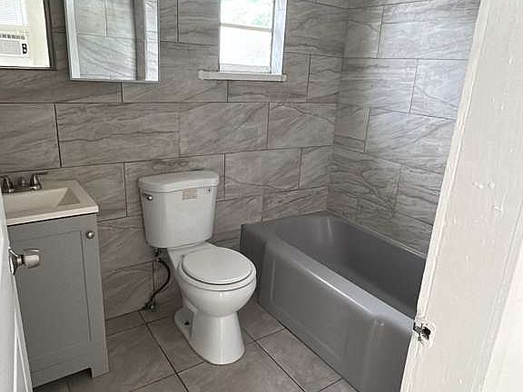 2nd image of 20 NW 6th Ave #9