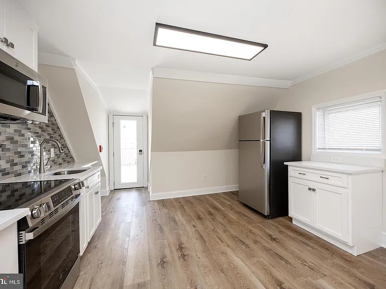 325 W Barnard St W #3 — Photo 12