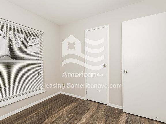 1556754_004_dining_room_14182450.jpg
