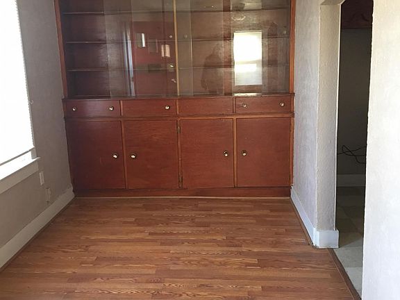 2nd image of 1008 8th Ave