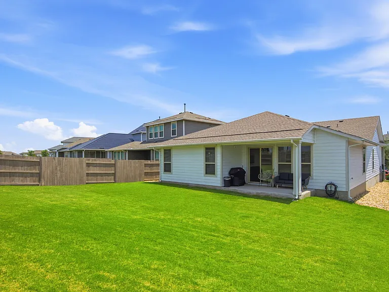 7712 Ellas Inlet Dr — Photo 36