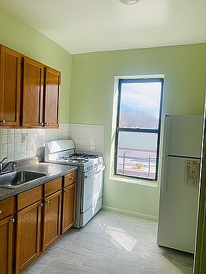 1st image of 20 E 32nd St #C3
