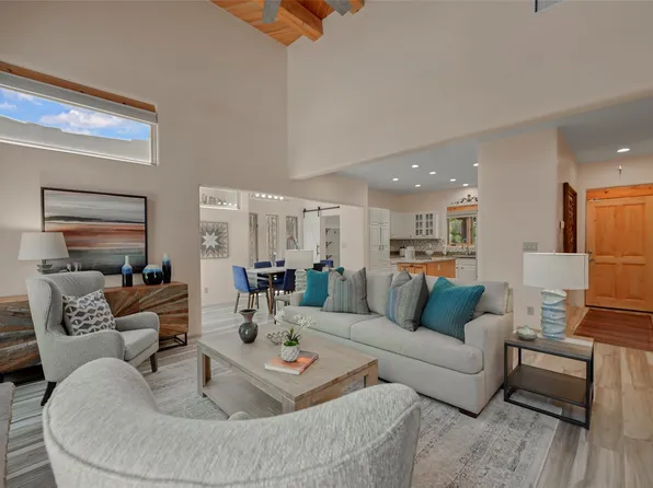 3052 Pueblo Puye, Santa Fe, NM 87507
