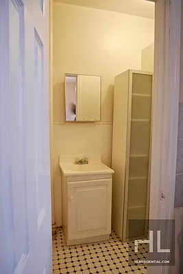 Rented by Highline Residential | media 14