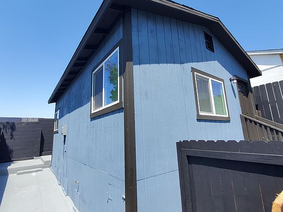 3rd image of 220 36th St #3