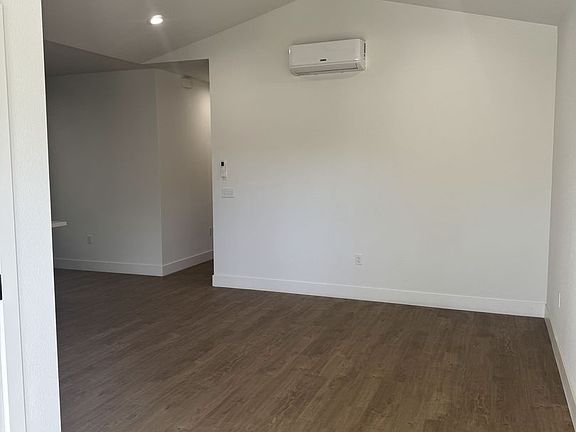 4th image of 1252 Old Alturas Rd