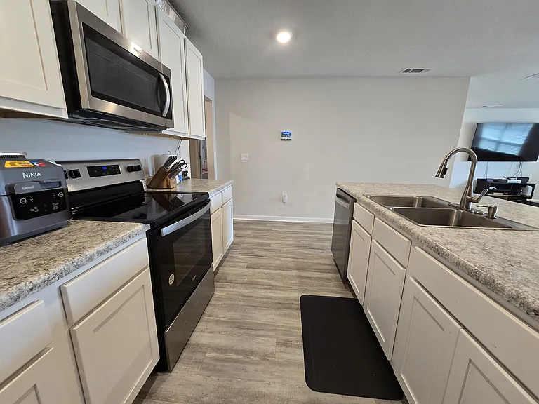 4404 White Cedar Ct — Photo 5