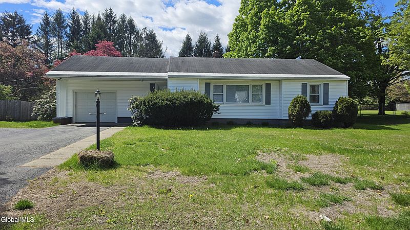 2nd image of 34 Woodlawn Avenue