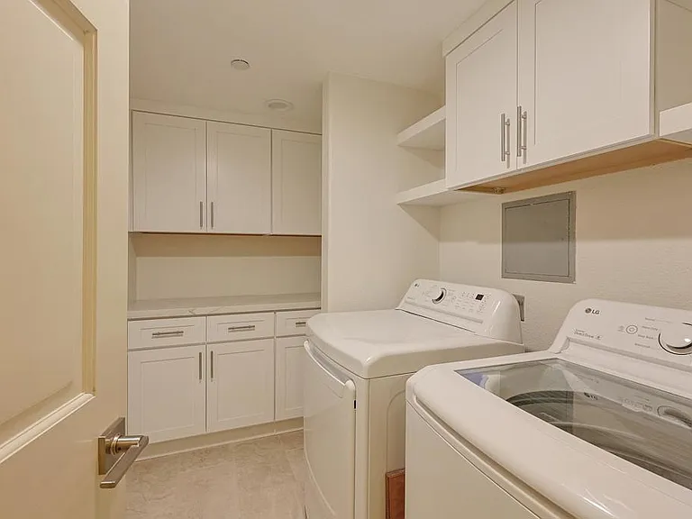 1099 1st St #103 — Photo 32