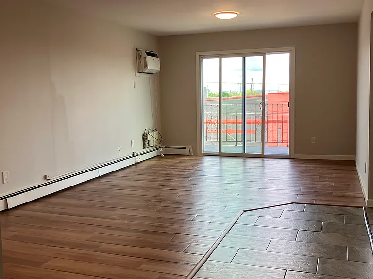 16 Western Ave #3 — Photo 1