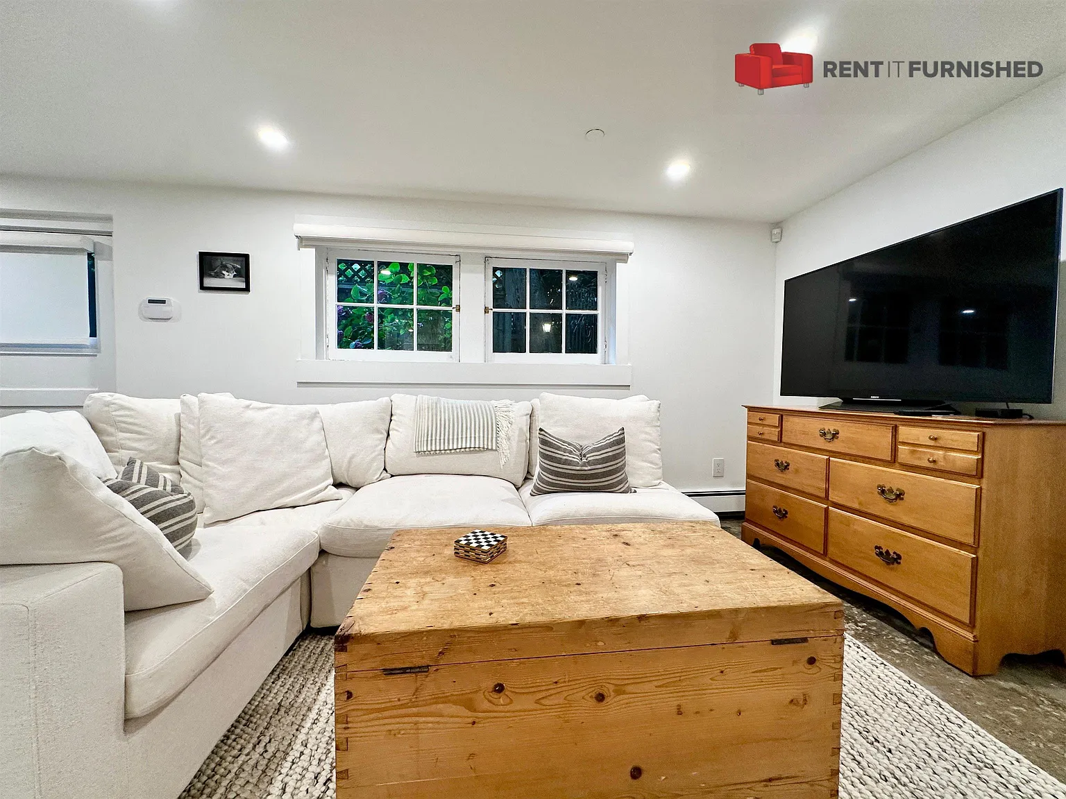 2 bed, 850 sqft, $3,495 — Photo 2