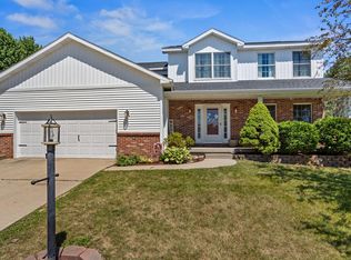 802 Jody Dr, Mahomet, IL