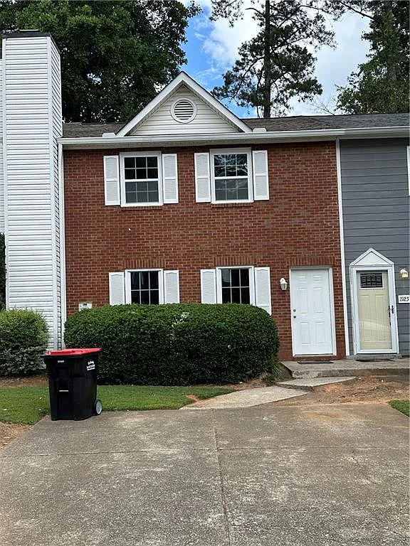2 bed, 2.5 bath, 1428 sqft, $1,750 — Photo 1