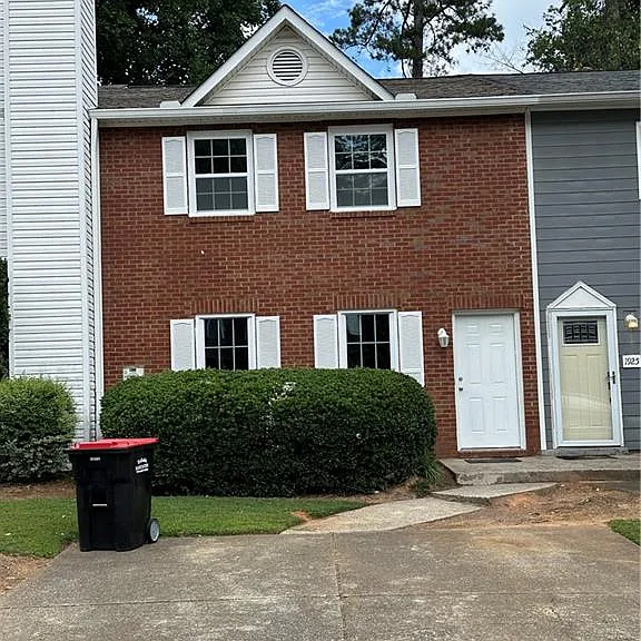 1923 Cheatham Woods Dr SW — Photo 1