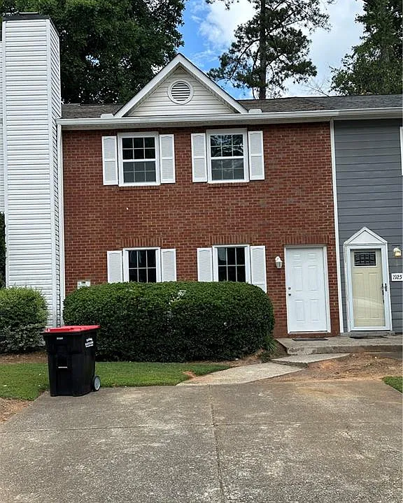 1923 Cheatham Woods Dr SW