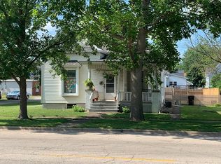 521 W Main St, Clinton, IL 61727