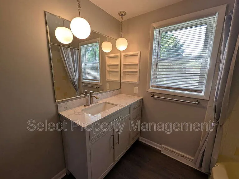 4920 Desoto Dr — Photo 31