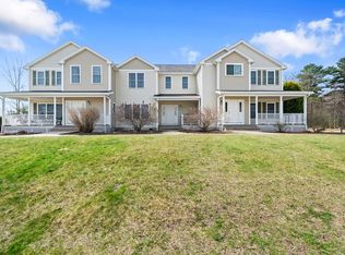 25 Ashworth Dr #B, North Oxford, MA 01537