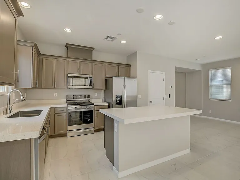 10643 Enridge Ave — Photo 18