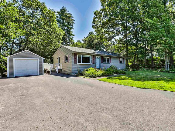 3rd image of 61 Knollcrest Road
