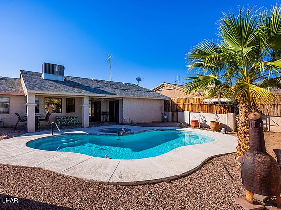 3rd image of 3240 Palmtree Dr