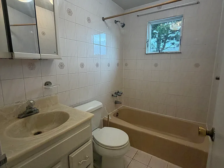 90 Sylvia St #2 — Photo 6