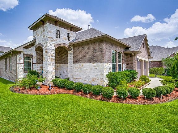 2nd image of 18334 Redoak Manor Ln