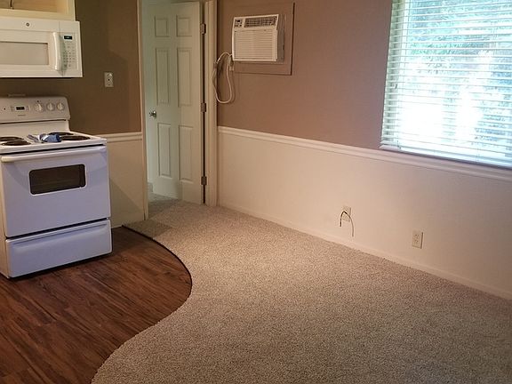5th image of 1616 E St APT 05