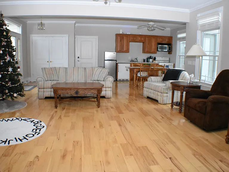 2473 Canterbury Rd — Photo 3