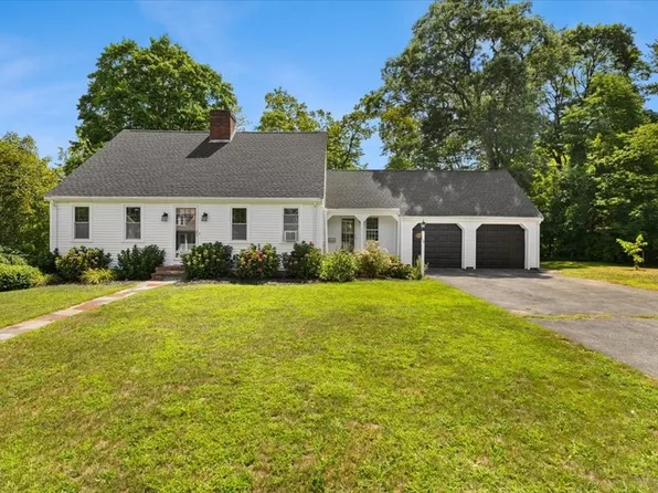 14 Whitehill St, Taunton, MA 02780
