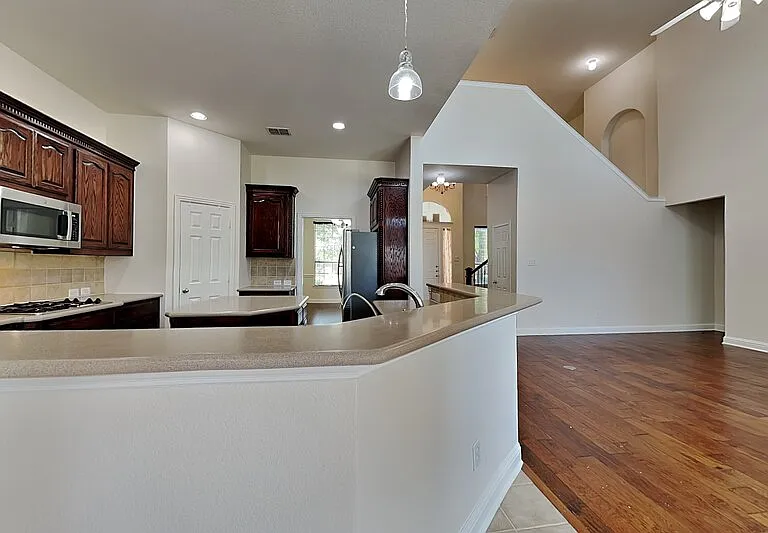 3404 Pilgrim Dr — Photo 3