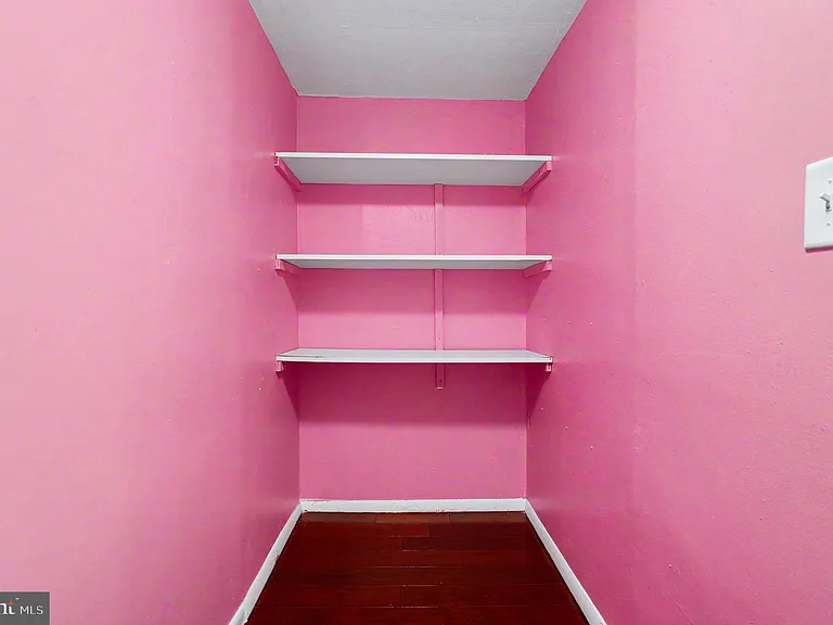 653 Franklin St — Photo 31