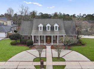 2 Schooner Ln, Ocean Springs, MS 39564