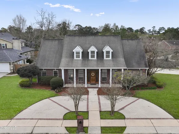 2 Schooner Ln, Ocean Springs, MS 39564
