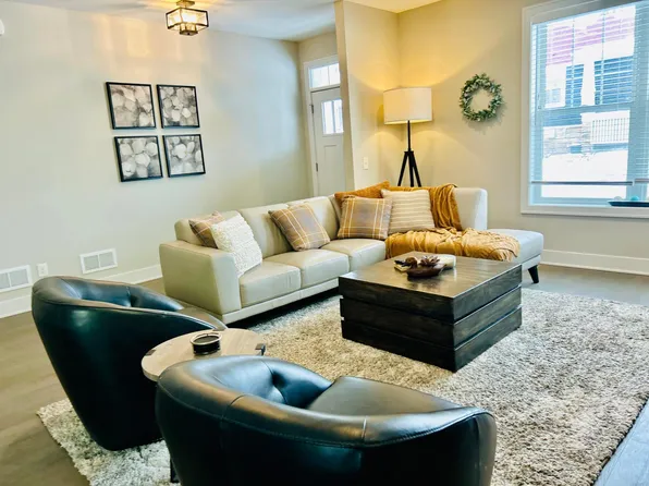 15598 Duck Trail Ln, Saint Paul, MN 55124