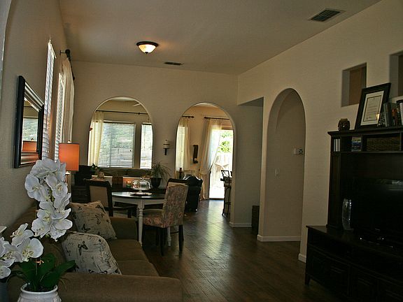 3rd image of 1915 Malachite Way