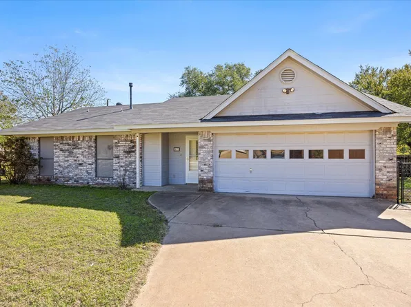 409 Walker St, Glen Rose, TX 76043