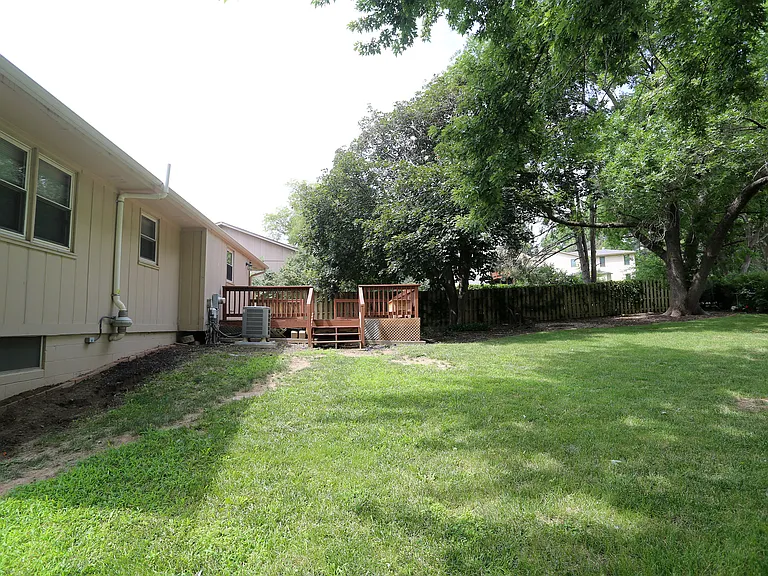 6734 S 73rd Ave — Photo 48