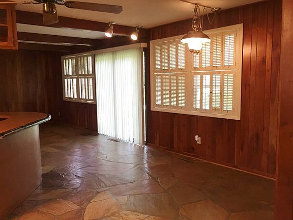 5th image of 3230 Oak Garden Dr