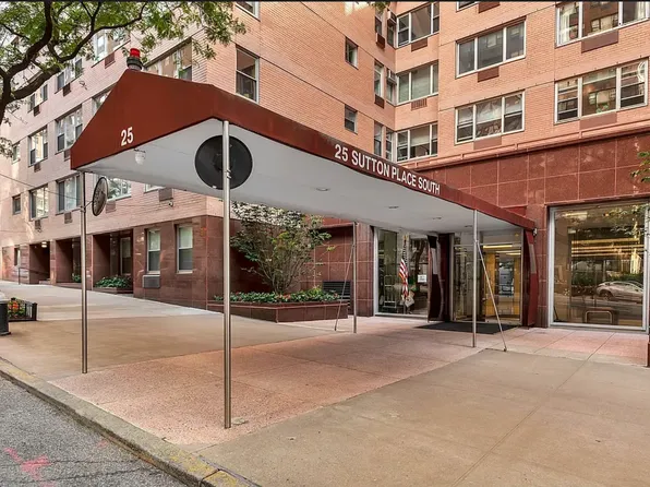 25 Sutton Place South image 20 of 20