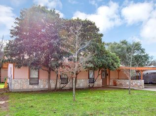 128 Laurel Way E, Kerrville, TX 78028