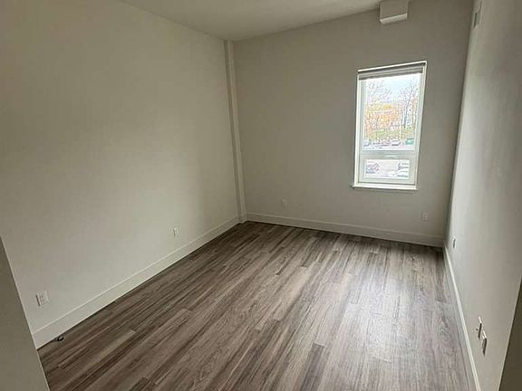 4th image of 57 Washington St #3J