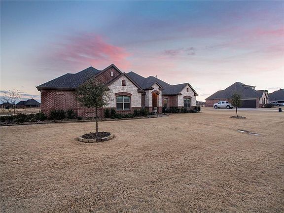2nd image of 2720 Laurel Oaks