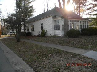 211 E Cypress St, Charleston, MO 63834
