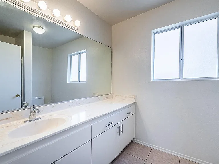 14816 Friar St #102 — Photo 16