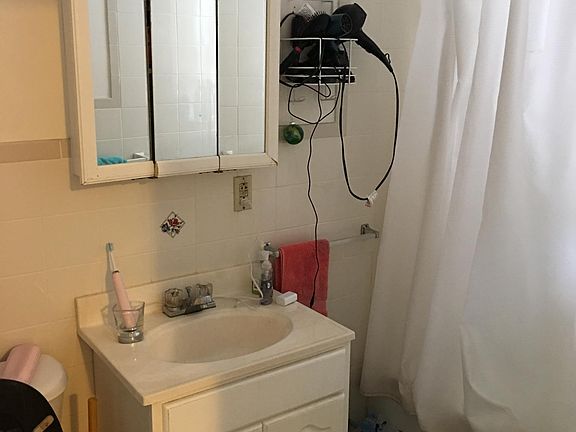 4th image of 1258 Commonwealth Ave APT 28