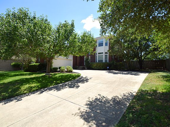2nd image of 19507 Encino Crown